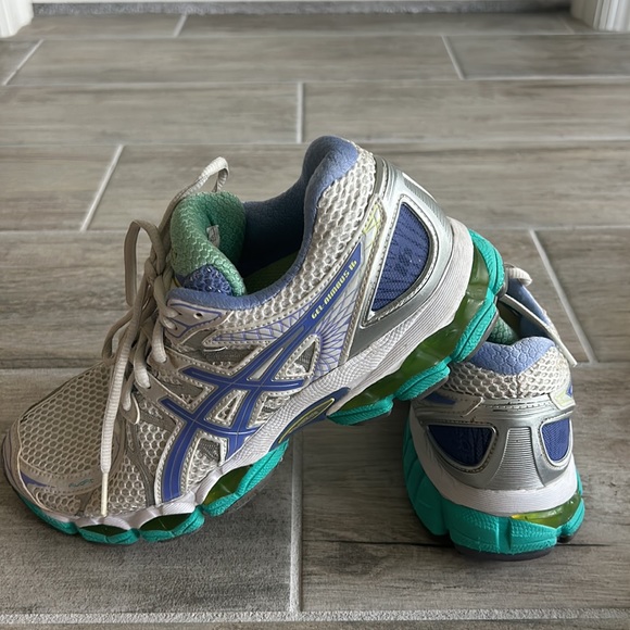 ASICS Gel NIMBUS running shoes, women's 8.5 - Picture 4 of 7